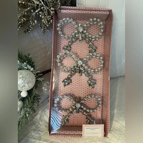 Cupcakes and Cashmere set of 6 bow ornaments - Picture 1 of 7